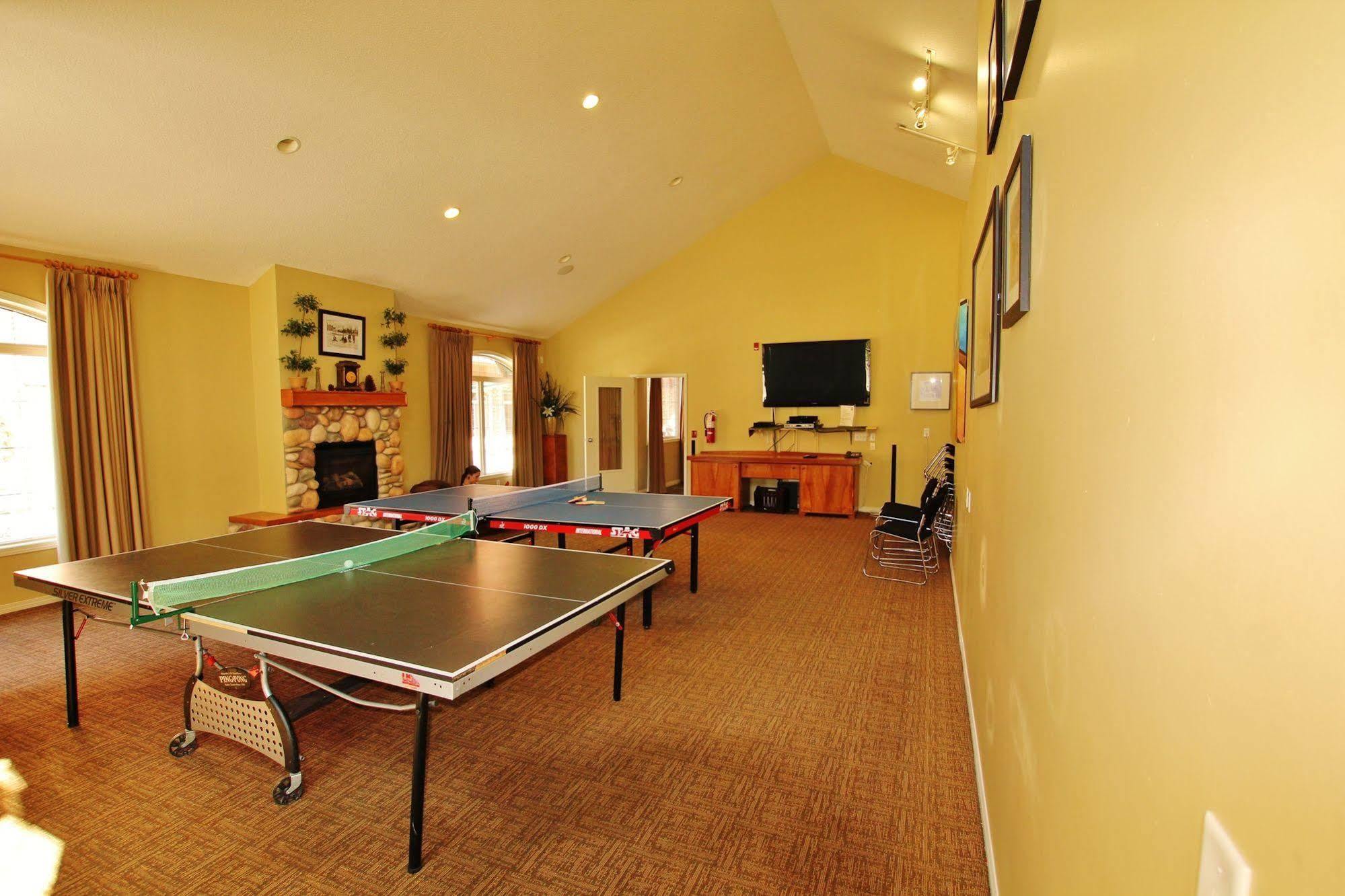Mystic Springs Chalets & Hot Pools Canmore Zewnętrze zdjęcie